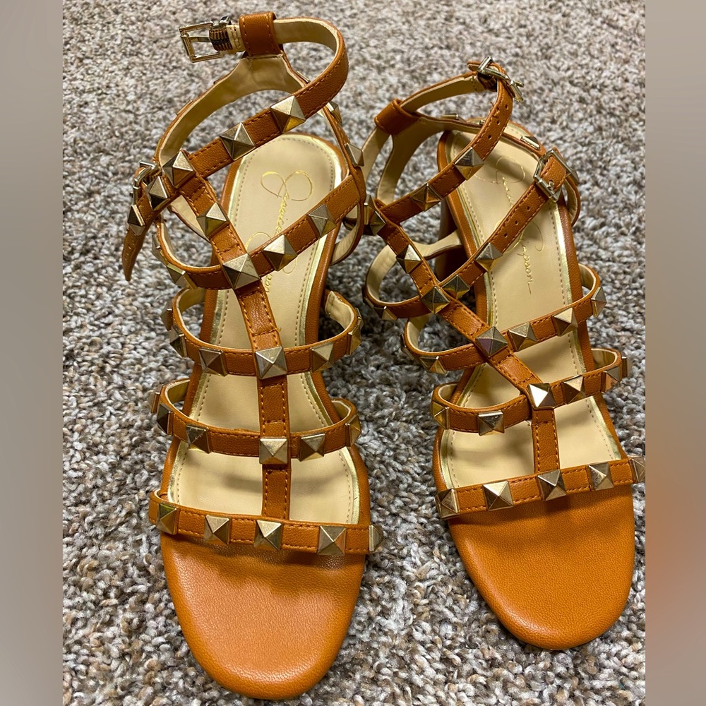Jessica Simpson Studded T-Strap; Size 7